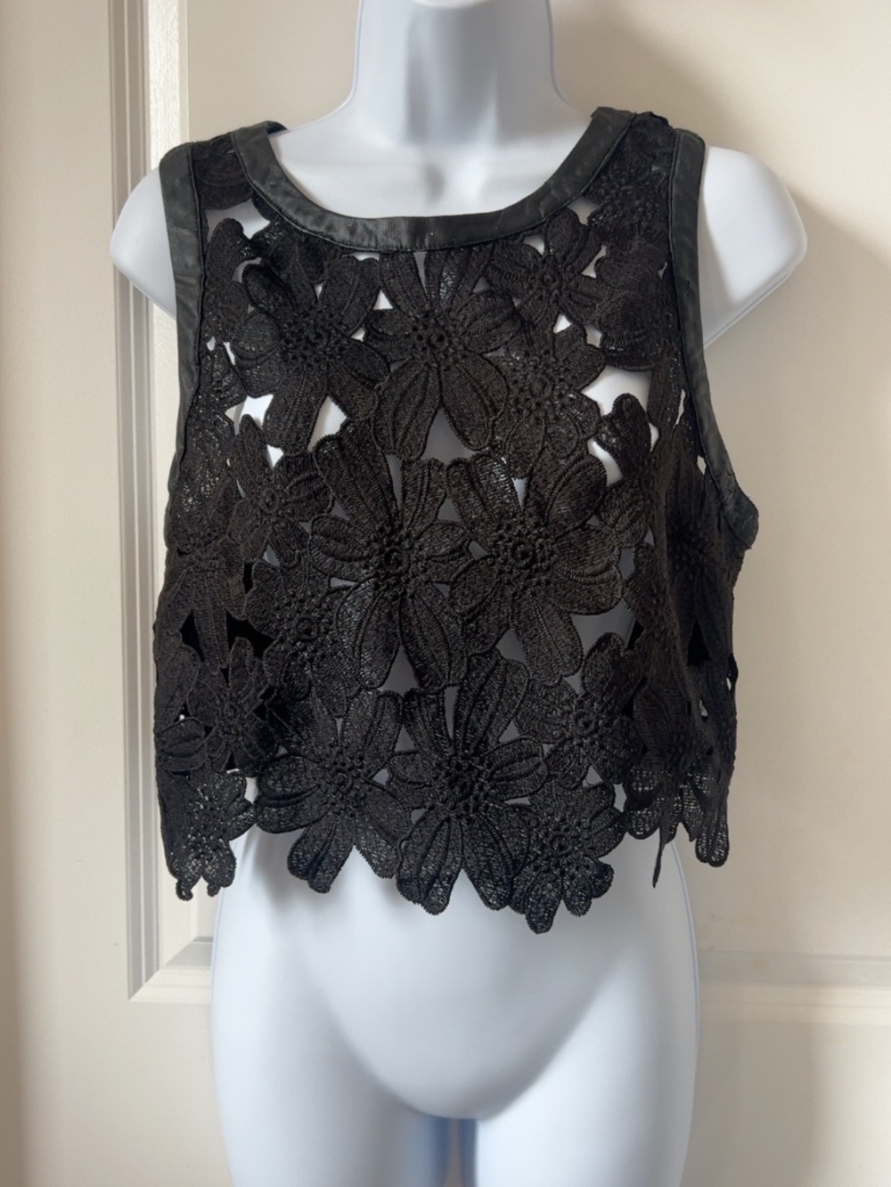 Do & Be Black Floral Crochet Faux Leather Trim Crop Top Medium